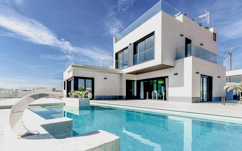 Mallorca real estate agency stages 200 properties/month at €0.80/room